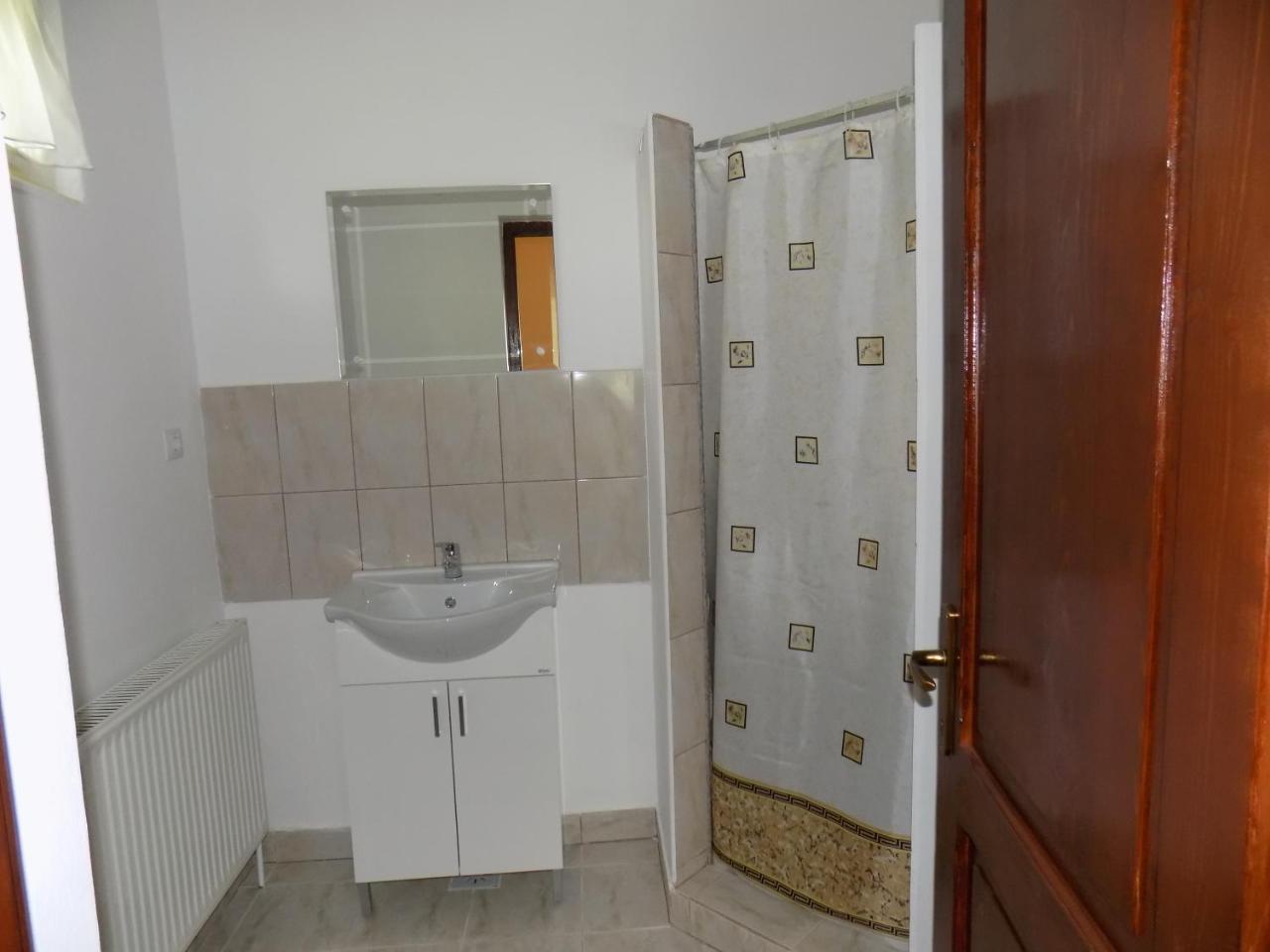 Casa De Vacanta Zsenik Vendeghaz Совата Екстериор снимка
